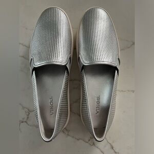 Vince Blair Silver Metallic Leather Sneakers Women’s 8